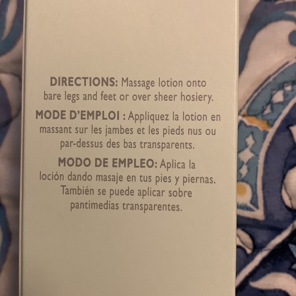 BNIB Mint bliss energizing lotion for feet and legs & a pair of soft fuzzy socks - Picture 4 of 6